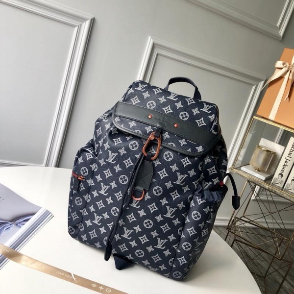 Louis Vuitton Luxury M43693 DISCOVERY BACKPACK