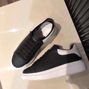 Alexander McQueen MS06011